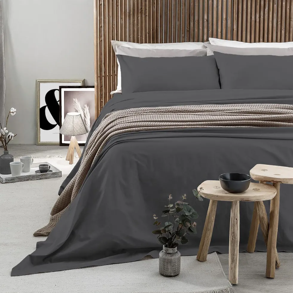 Completo Letto Matrimoniale in Cotone Tinta Unita Grigio Scuro 4 Pezzi