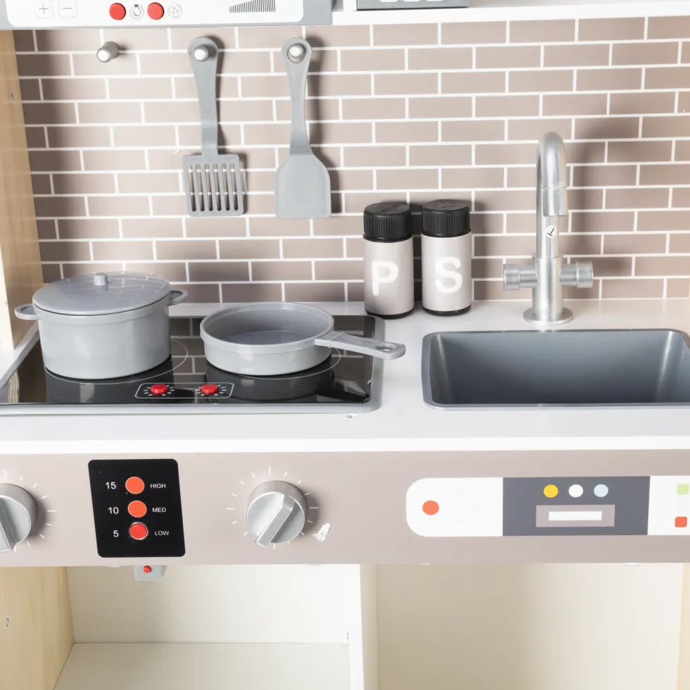 Cucina in legno con luci e suoni reali