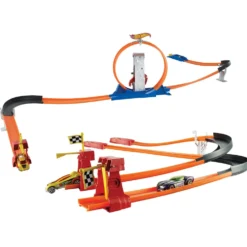 Hot Wheels Piste per Macchinine da Rally, Playset con Due Veicoli Assortiti