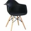 Poltrona Nera con gambe in legno
