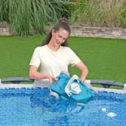 Robot Pulitore Automatico per la pulizia della piscina AquaTronix G200