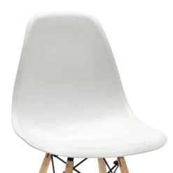 Sedia da pranzo Nordica Bianca in Polipropilene con gambe in legno